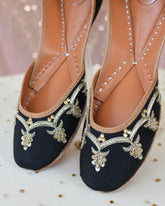 Adah - Zari Work Jutti